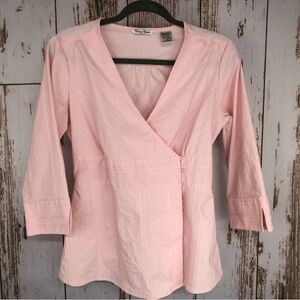 Quizz Again Stretch, Wrap Blouse, Size Small. In excellent condition!!